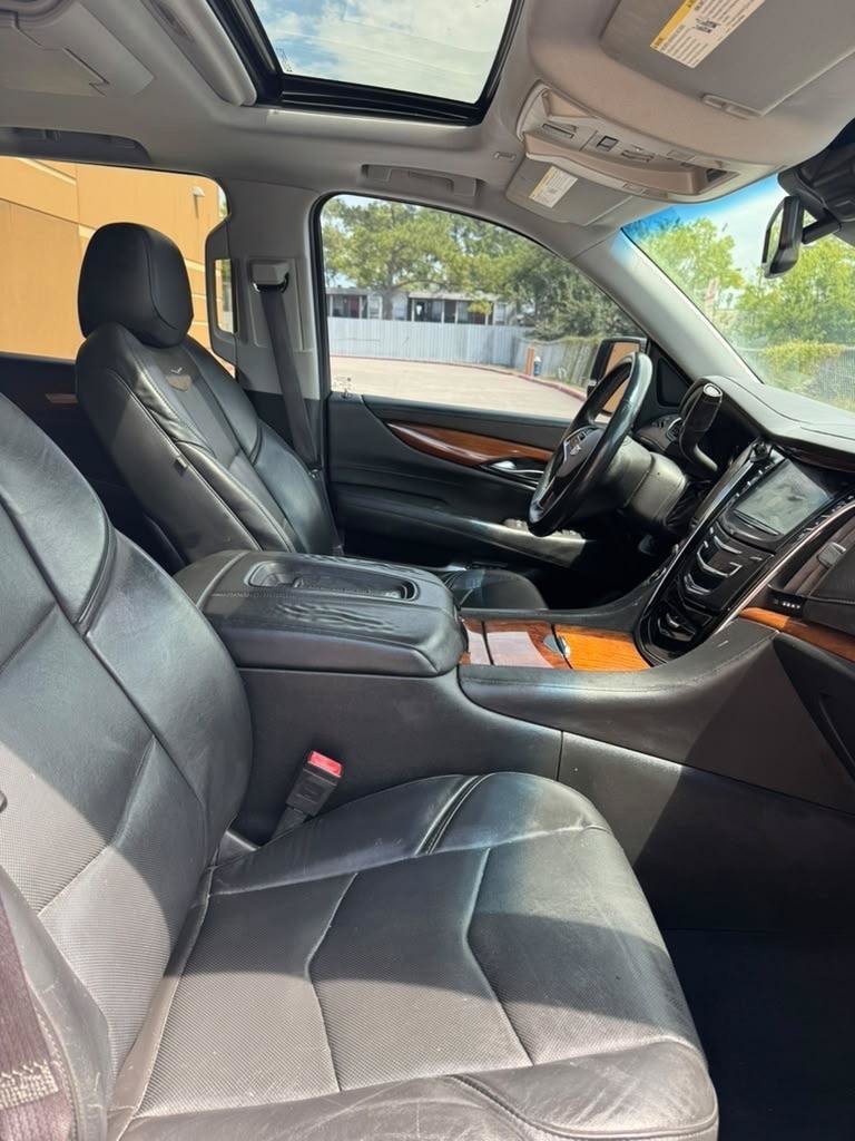 Used 2016 Cadillac Escalade Premium AWD/4WD image 9