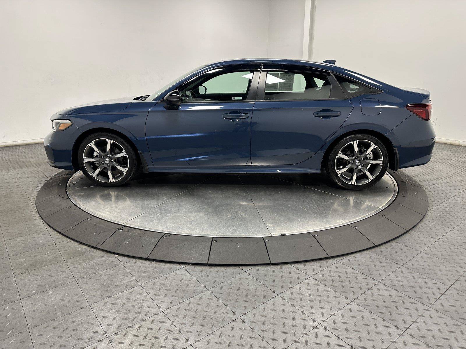 Used 2025 Honda Civic Sport Touring image 8