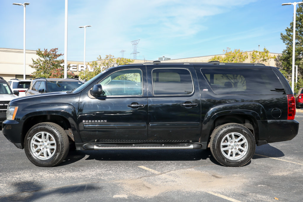 Used 2011 Chevrolet Suburban LT AWD/4WD image 17