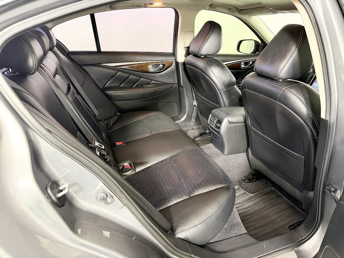 Used 2015 INFINITI Q50 w/ Deluxe Touring Package RWD image 44