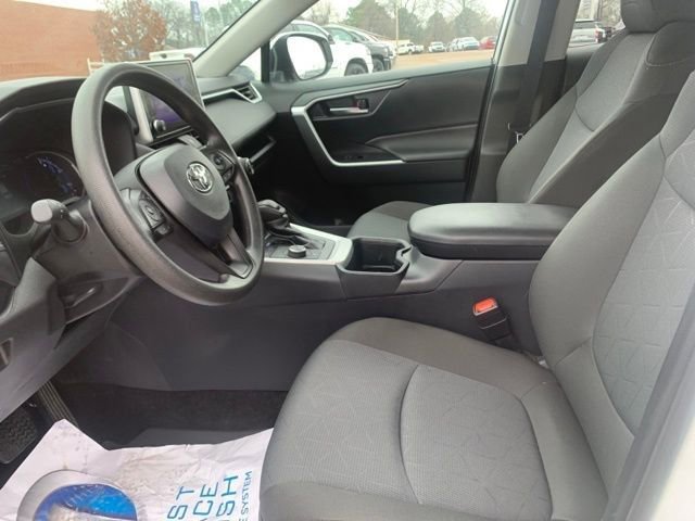 Used 2025 Toyota RAV4 XLE image 23