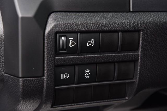 Used 2025 Toyota Tacoma SR AWD/4WD image 9