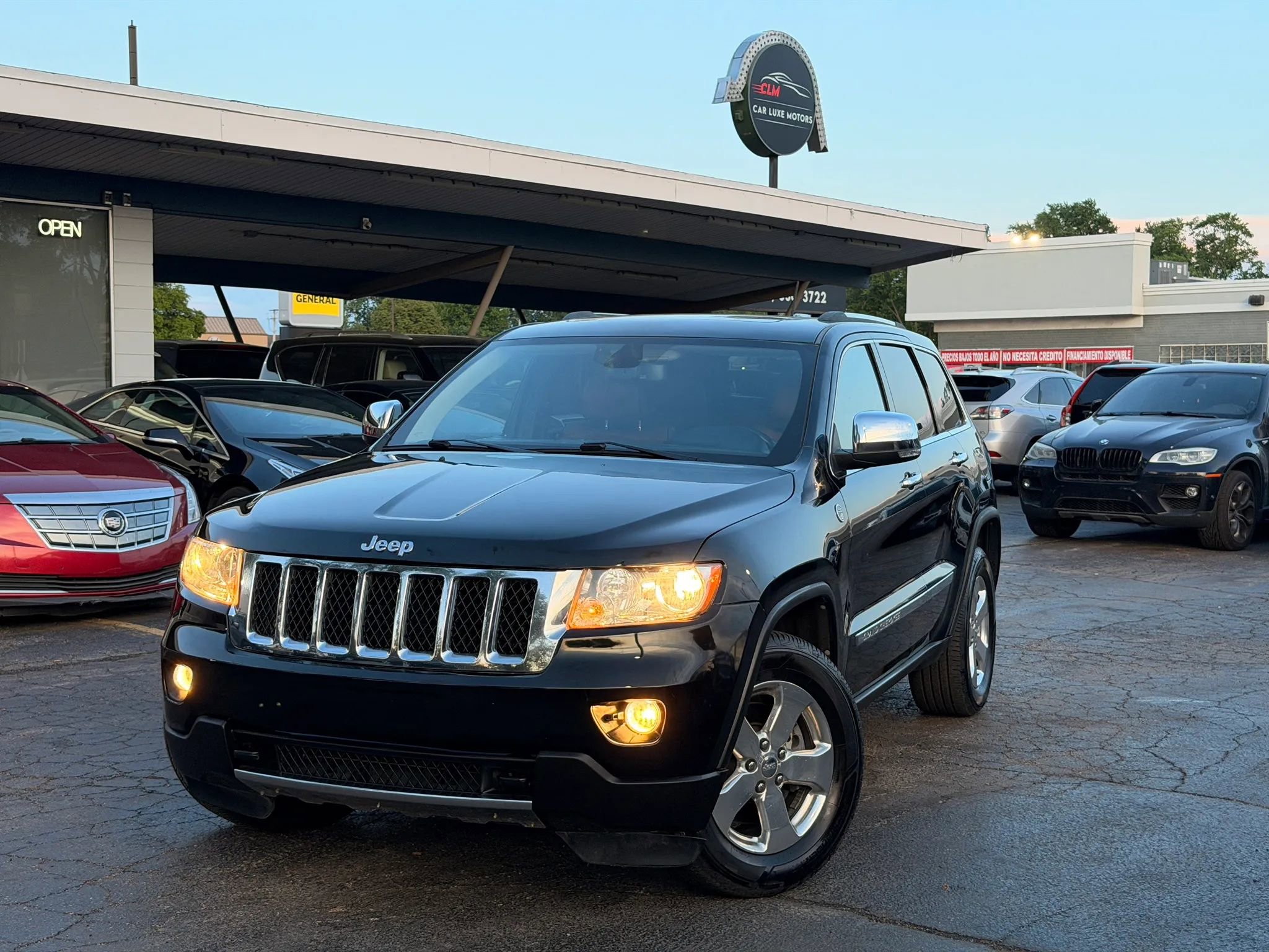 Used 2013 Jeep Grand Cherokee Overland AWD/4WD image 1