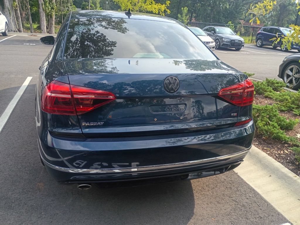 Used 2018 Volkswagen Passat 2.0T R-Line FWD image 8