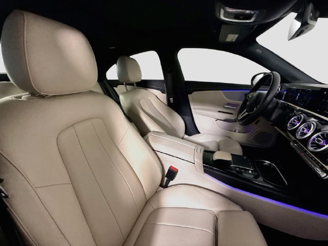 Used 2021 Mercedes-Benz CLA 250 image 28