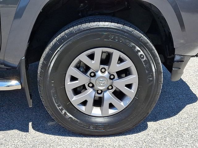 Used 2017 Toyota Tacoma SR5 w/ Tow Package AWD/4WD image 11