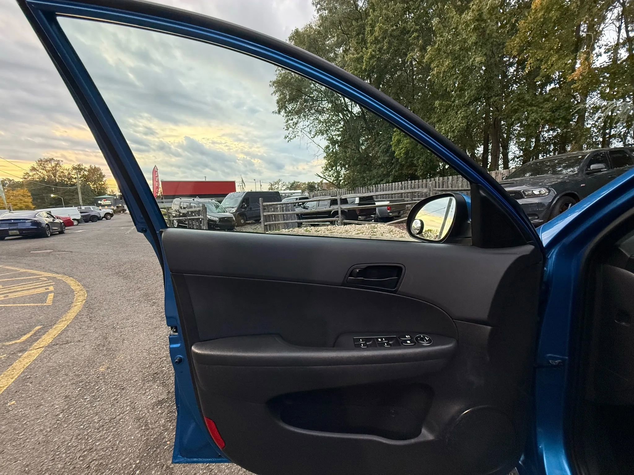 Used 2010 Hyundai Elantra GLS image 9