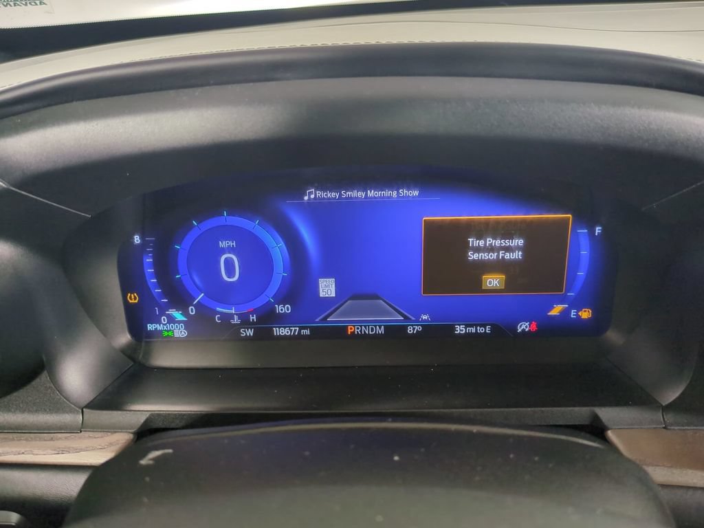 Used 2020 Ford Explorer Platinum w/ Premium Technology Package AWD/4WD image 38