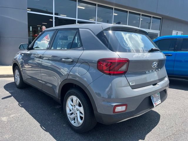 Used 2021 Hyundai Venue SE FWD image 6