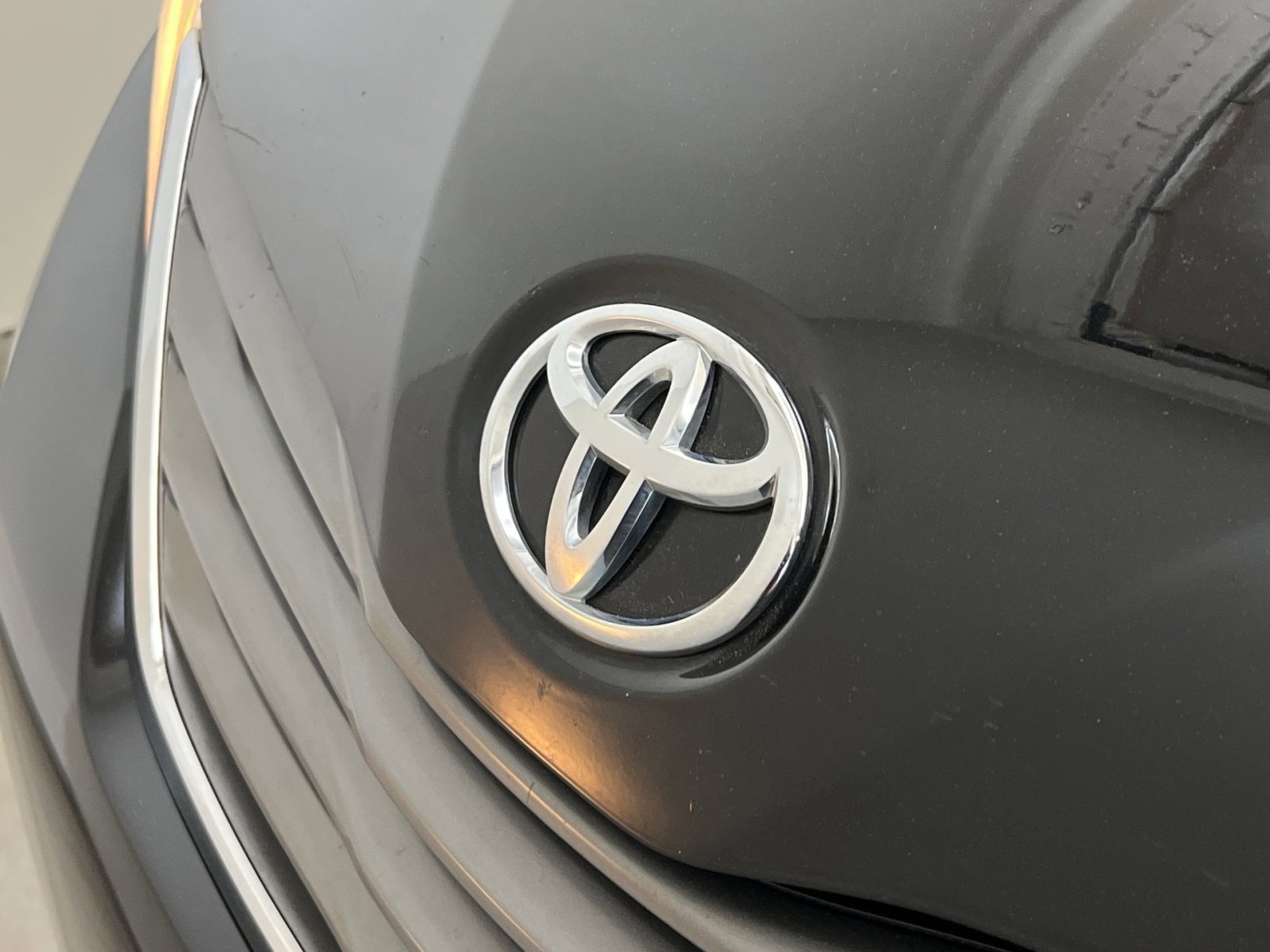 Used 2013 Toyota Sienna XLE image 39