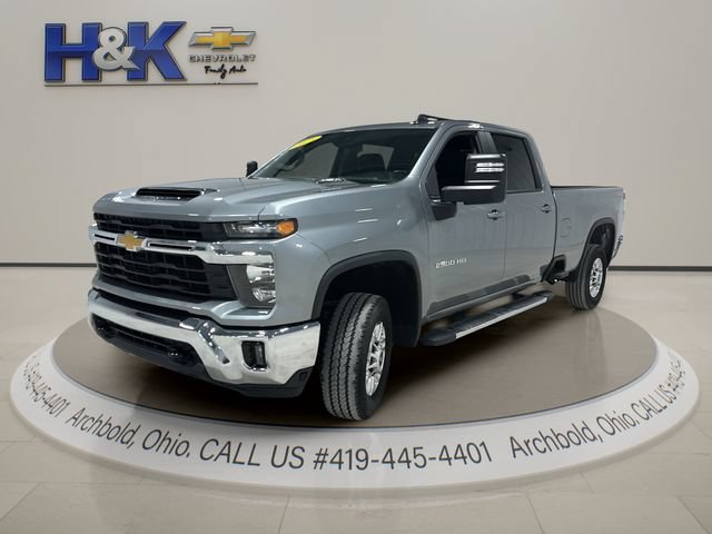 Used 2025 Chevrolet Silverado 2500 LT w/ Convenience Package AWD/4WD image 3