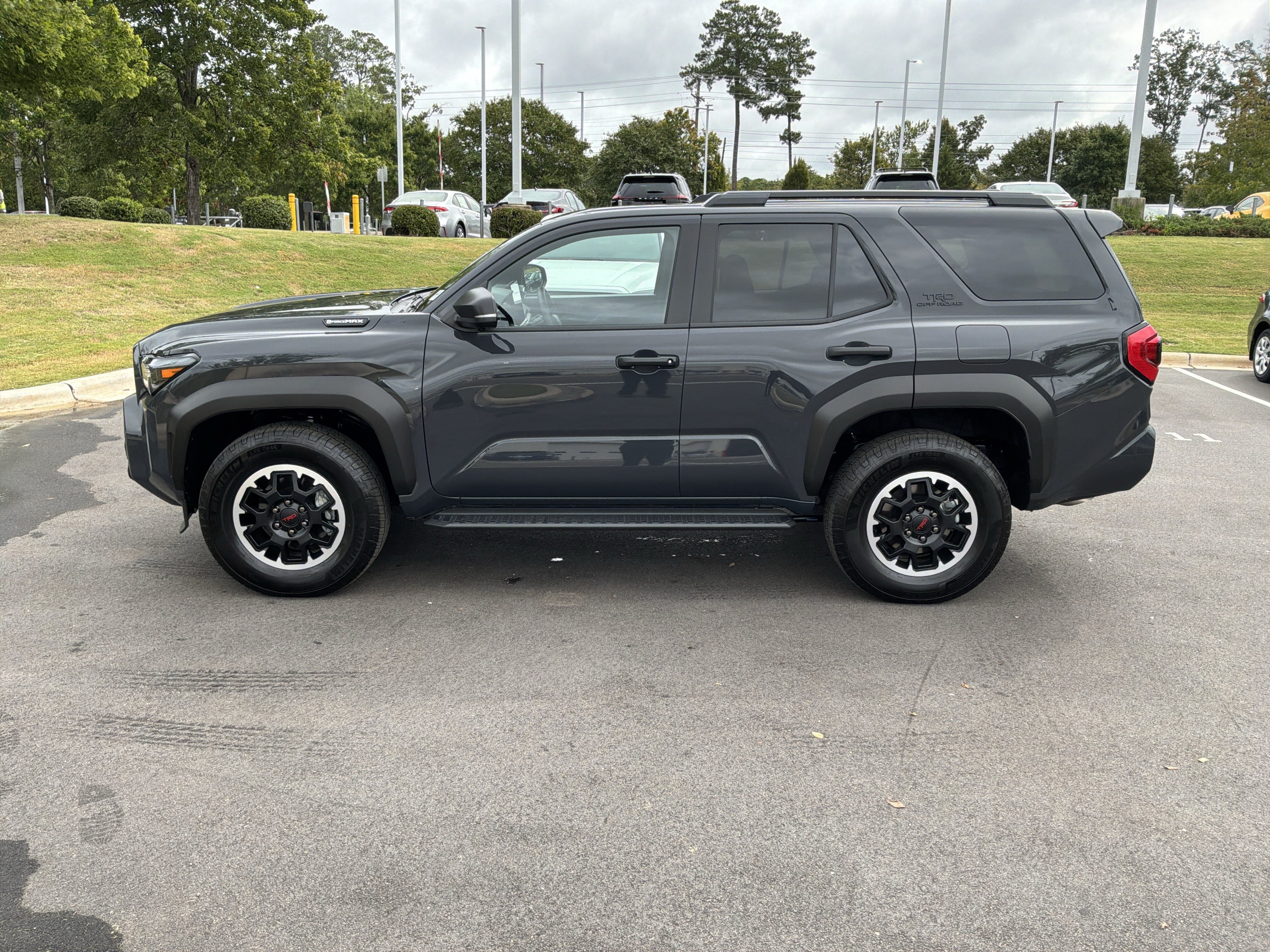 Used 2025 Toyota 4Runner TRD Off-Road Premium AWD/4WD image 7