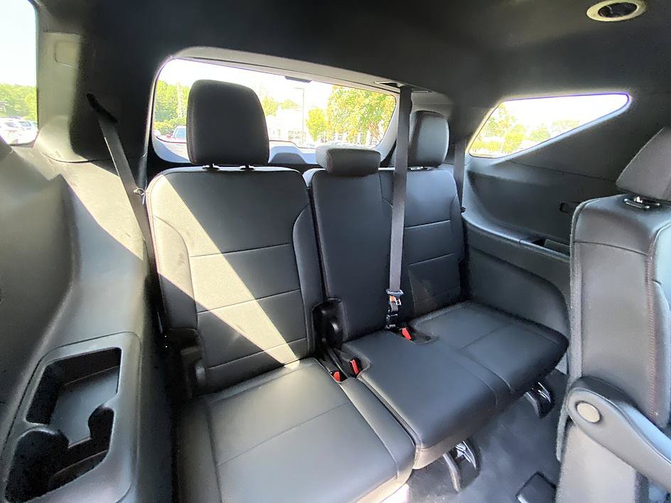 Used 2024 Chevrolet Traverse Z71 w/ Enhanced Driving Package AWD/4WD image 25