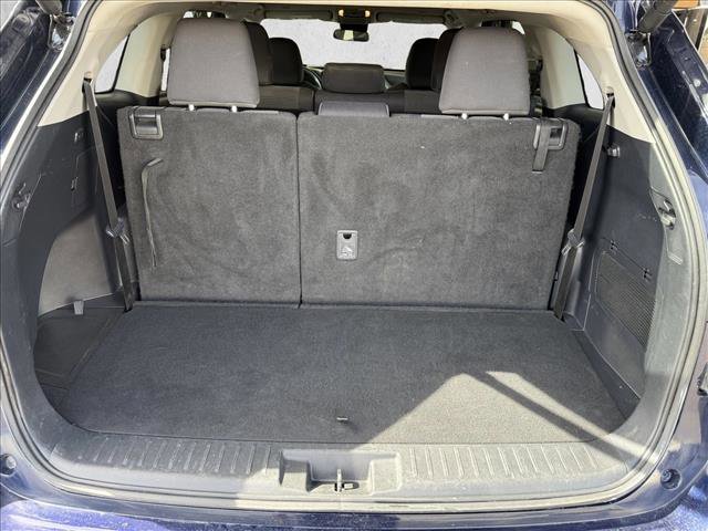 Used 2025 Toyota Highlander LE image 7