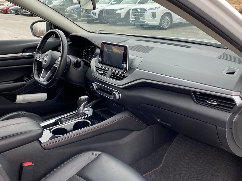 Used 2024 Nissan Altima 2.5 SR image 30