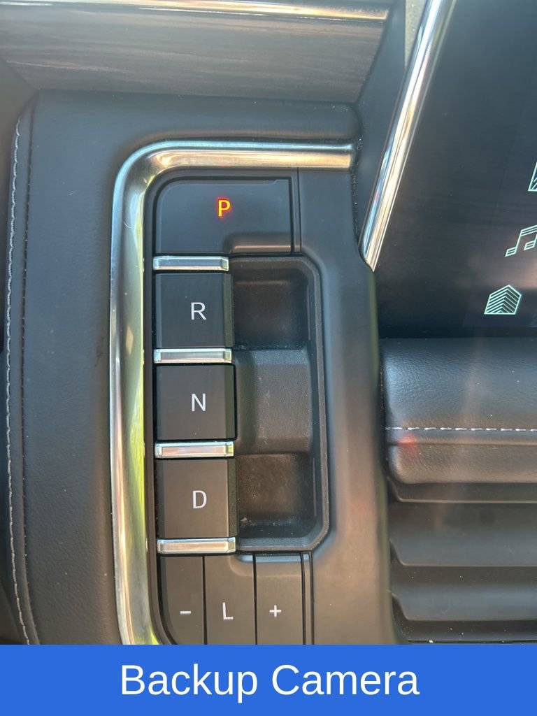 Used 2024 Chevrolet Suburban LT image 16