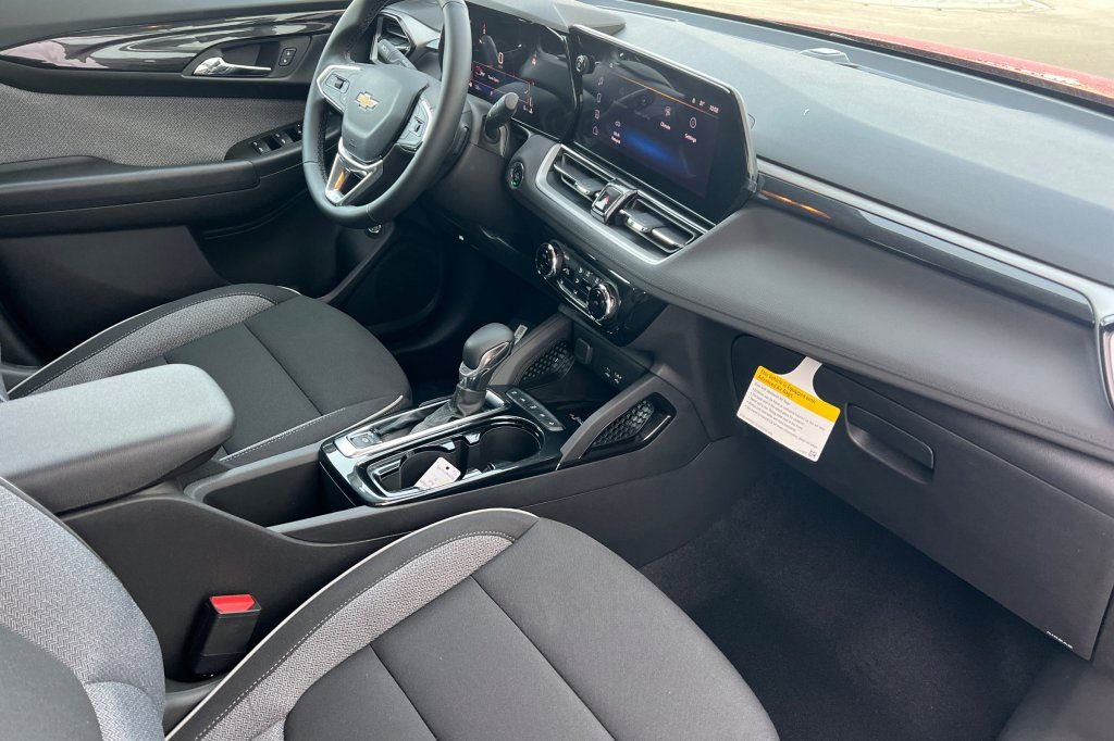 New 2026 Chevrolet TrailBlazer LT w/ Convenience Package FWD image 13