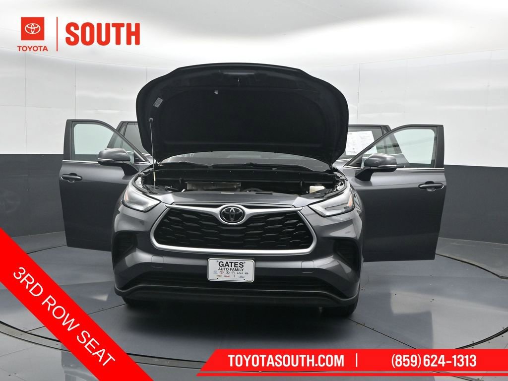 Used 2023 Toyota Highlander L FWD image 59