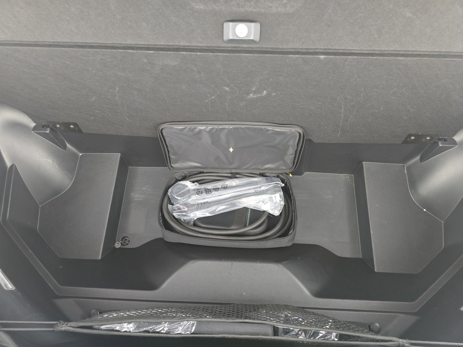 Used 2023 Rivian R1T Adventure image 14