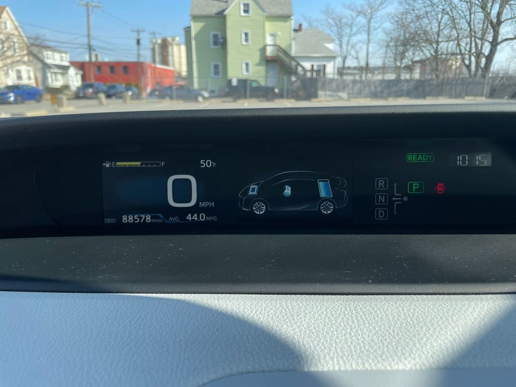 Used 2018 Toyota Prius Three image 18