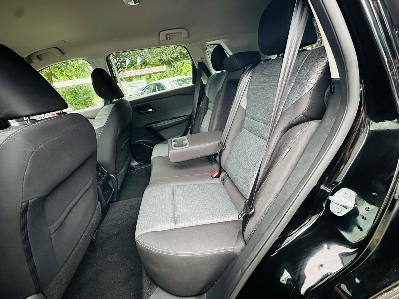 Used 2022 Nissan Rogue SV image 29