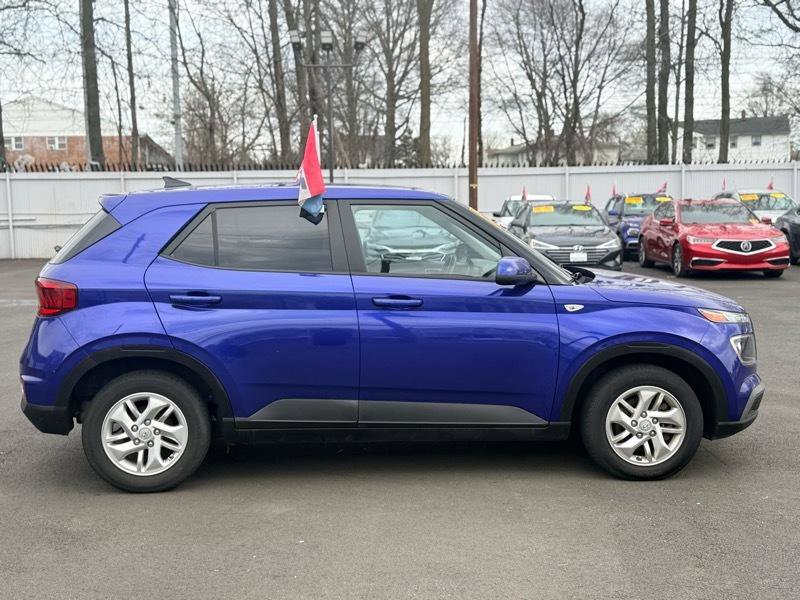 Used 2021 Hyundai Venue SE image 5