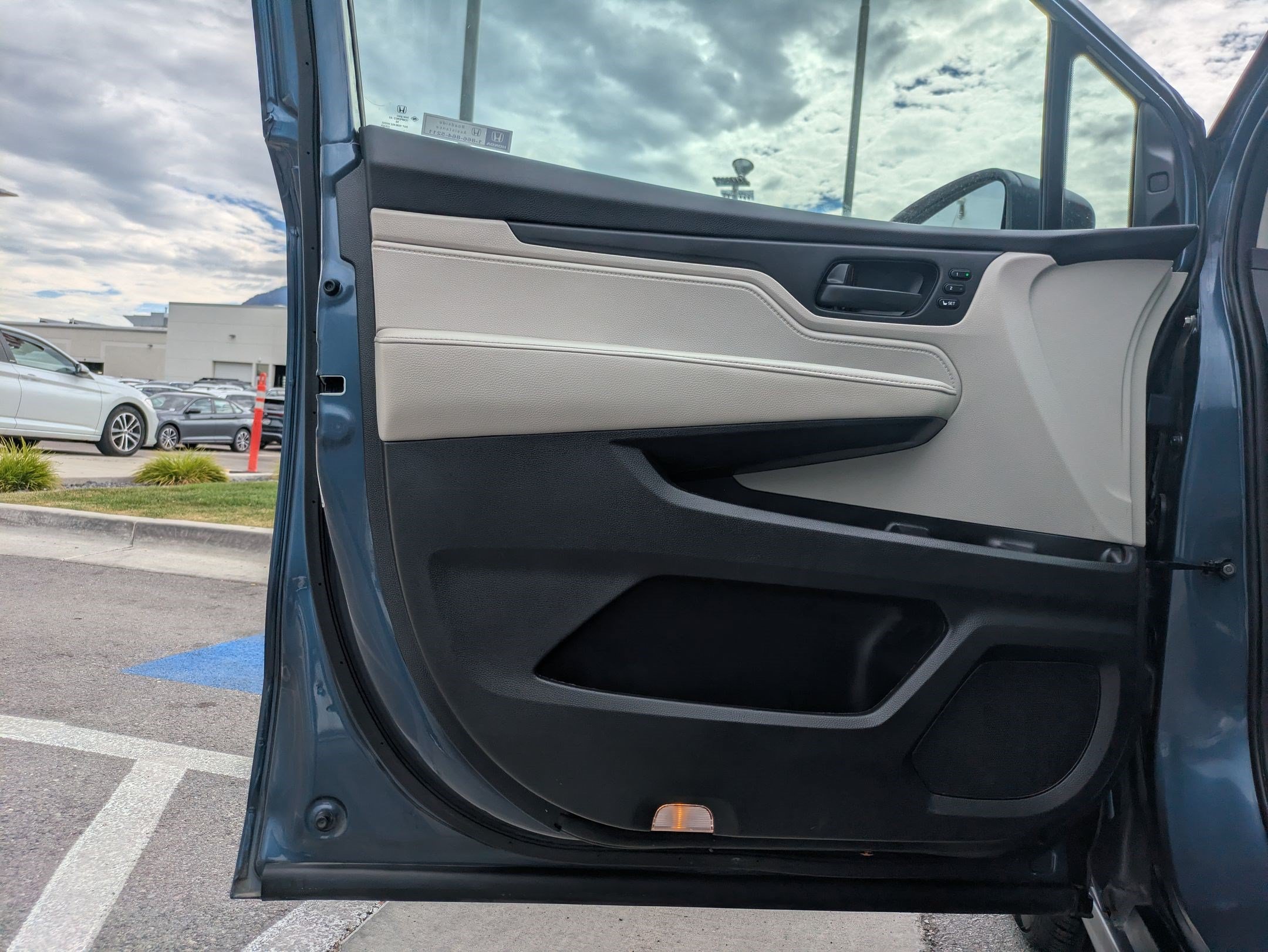 Used 2025 Honda Odyssey EX-L image 15