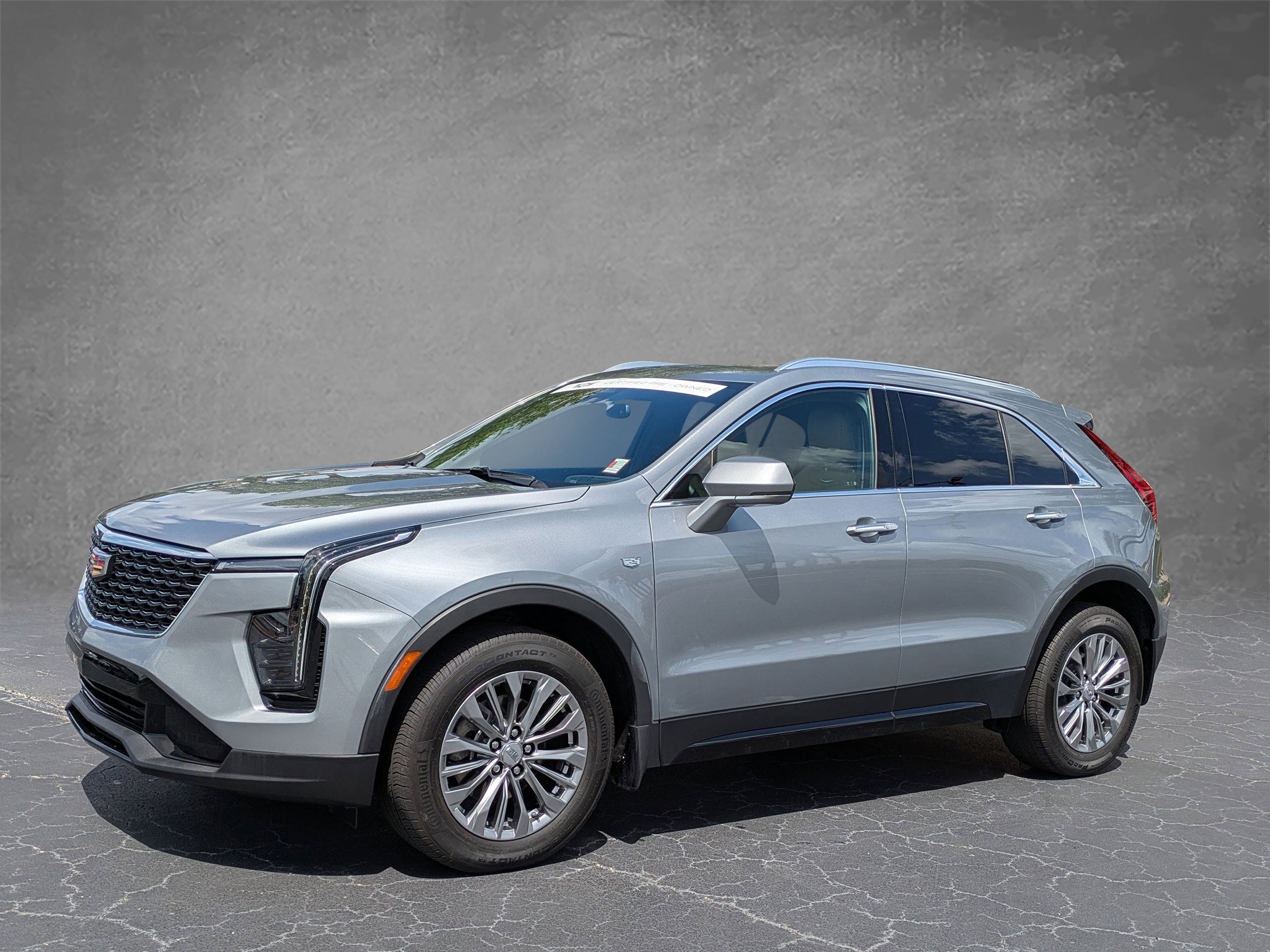 Certified 2024 Cadillac XT4 Premium Luxury image 2