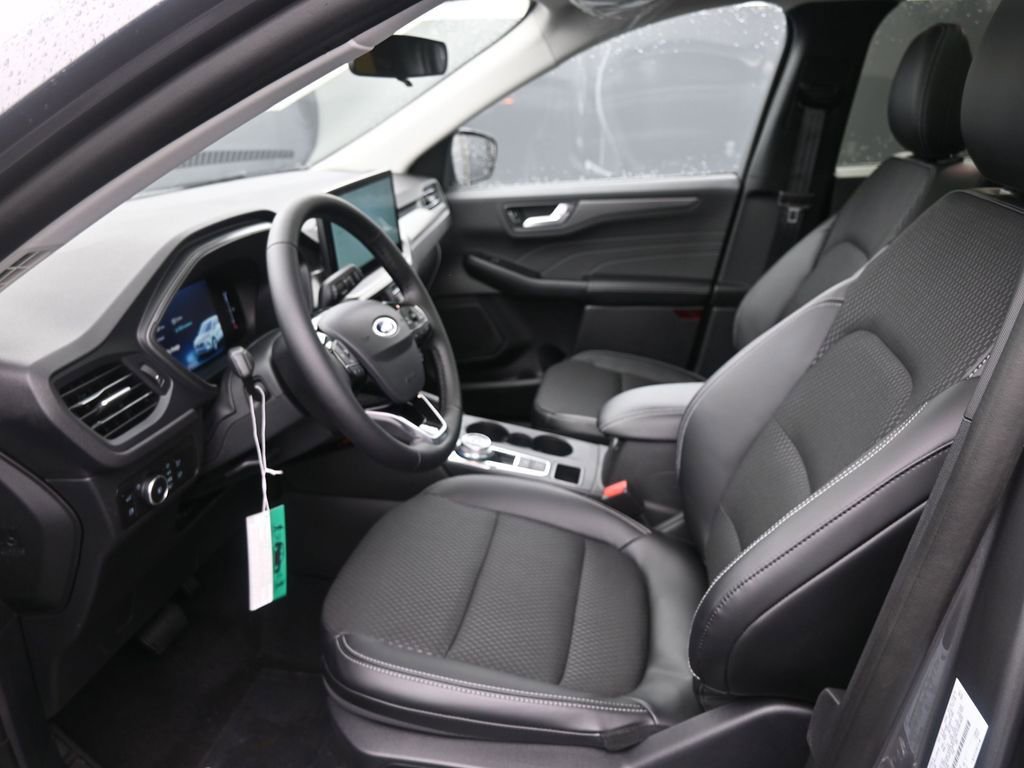 New 2026 Ford Escape SE w/ Class II Trailer Tow Package image 34
