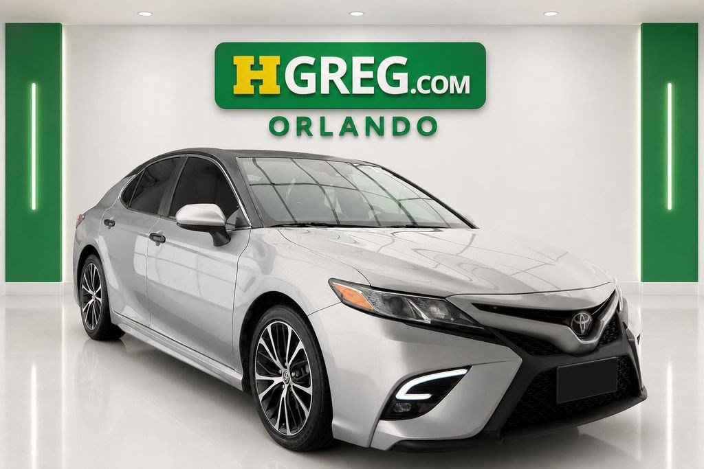 Used 2020 Toyota Camry SE FWD image 2