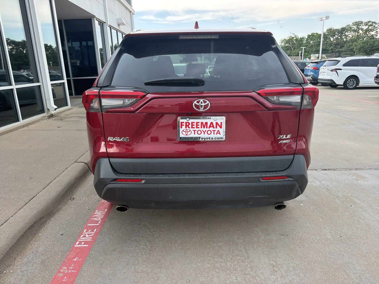 Used 2022 Toyota RAV4 XLE AWD/4WD image 9