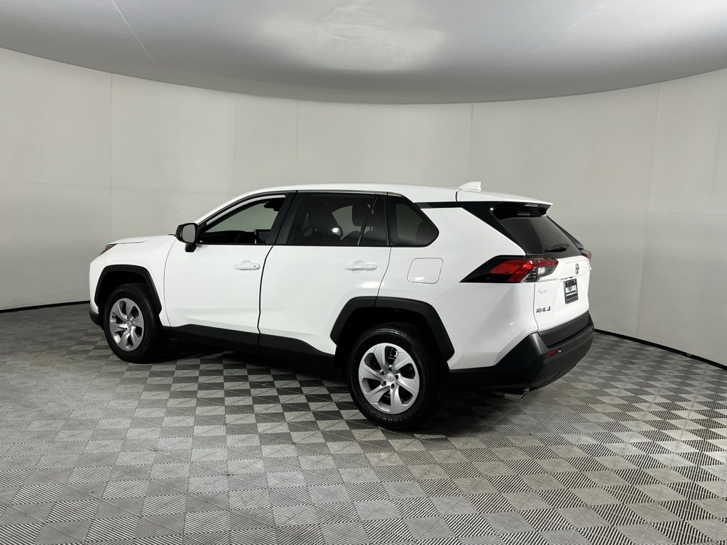 Used 2025 Toyota RAV4 LE image 9