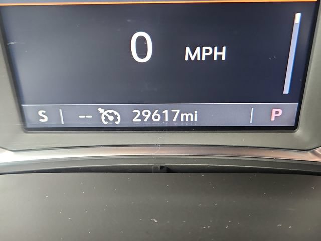 Used 2023 Chevrolet Traverse LT FWD image 17
