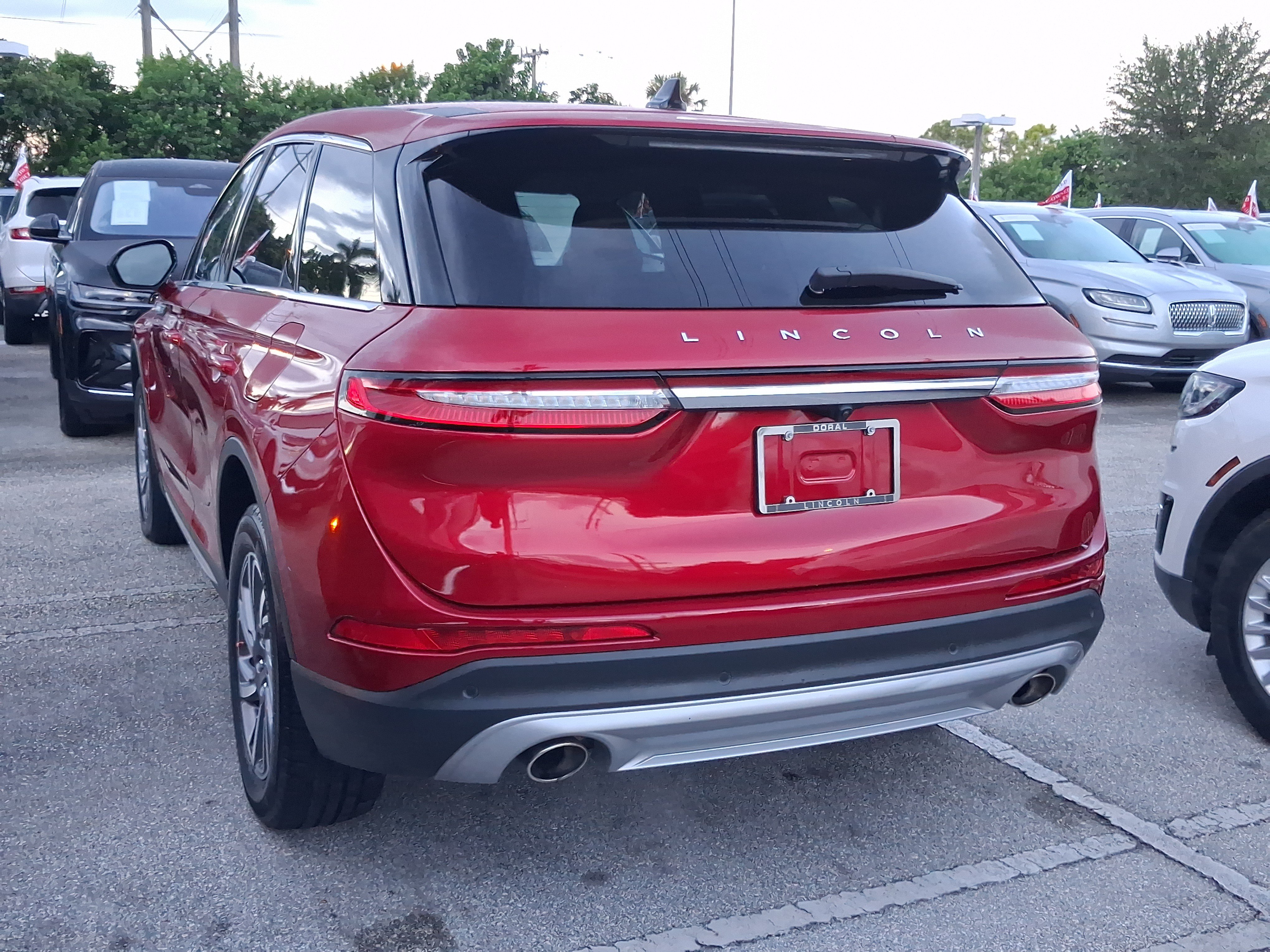 Certified 2024 Lincoln Corsair FWD image 3