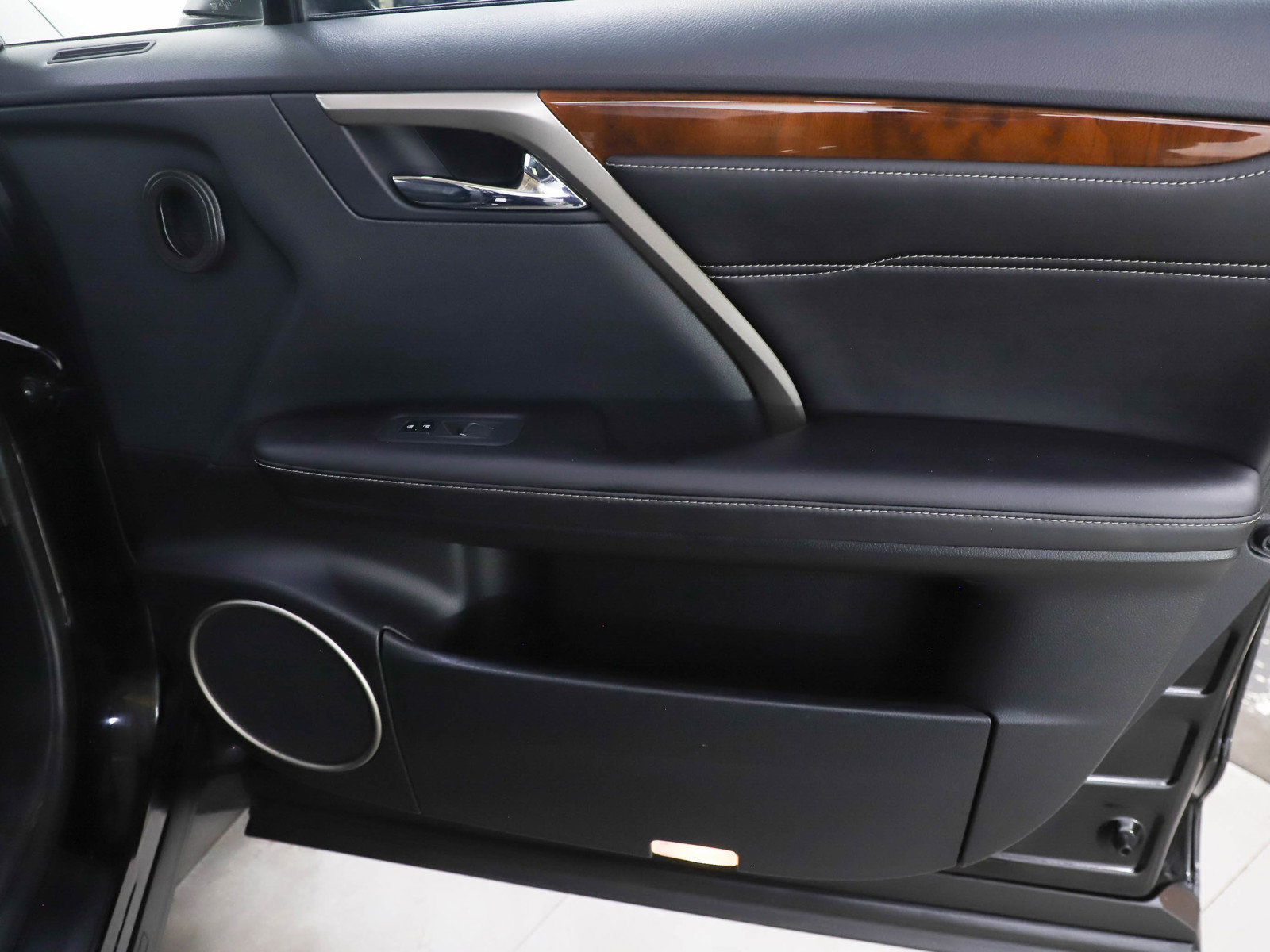 Used 2019 Lexus RX 350L AWD image 9