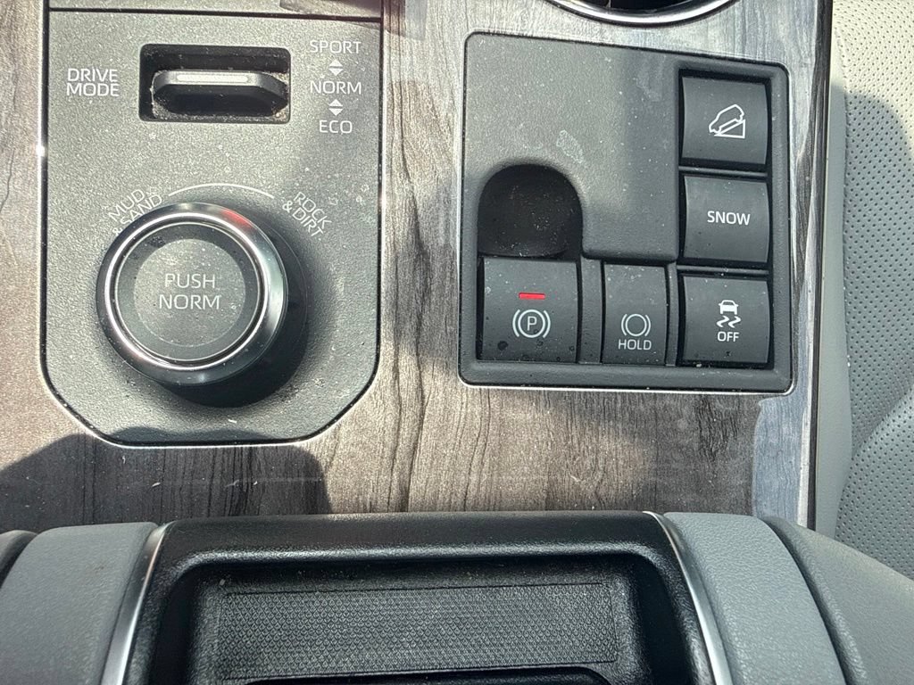 Used 2023 Toyota Highlander Limited AWD/4WD image 15