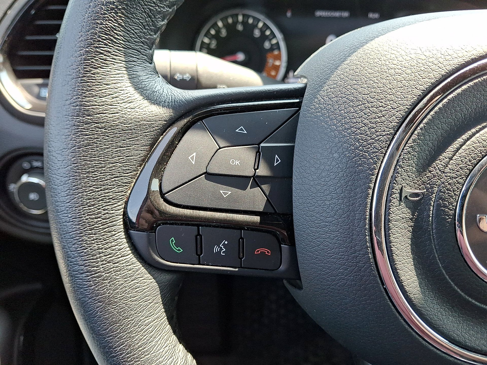 Used 2022 Jeep Renegade Altitude w/ Convenience Group AWD/4WD image 17
