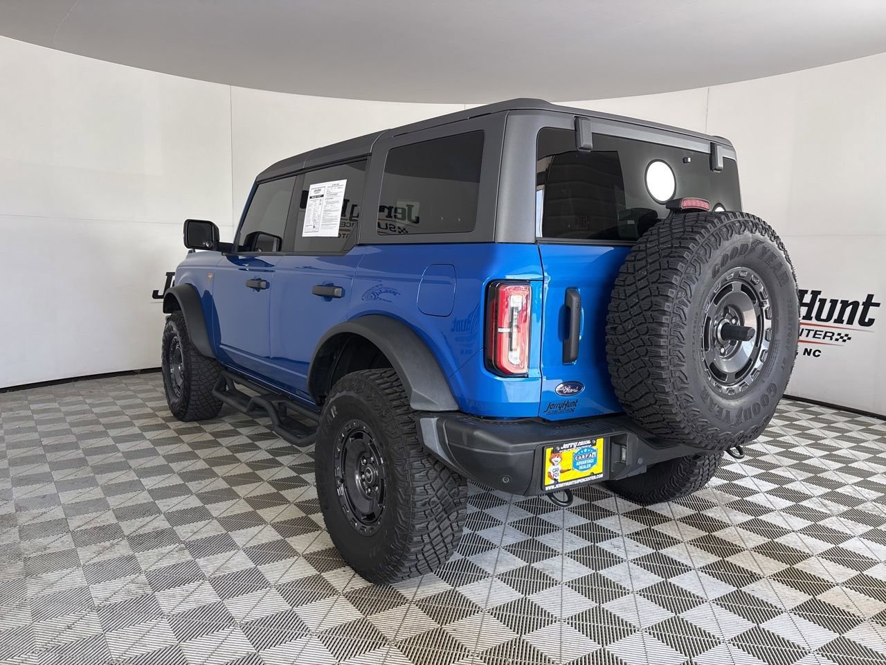 Used 2024 Ford Bronco Badlands image 7