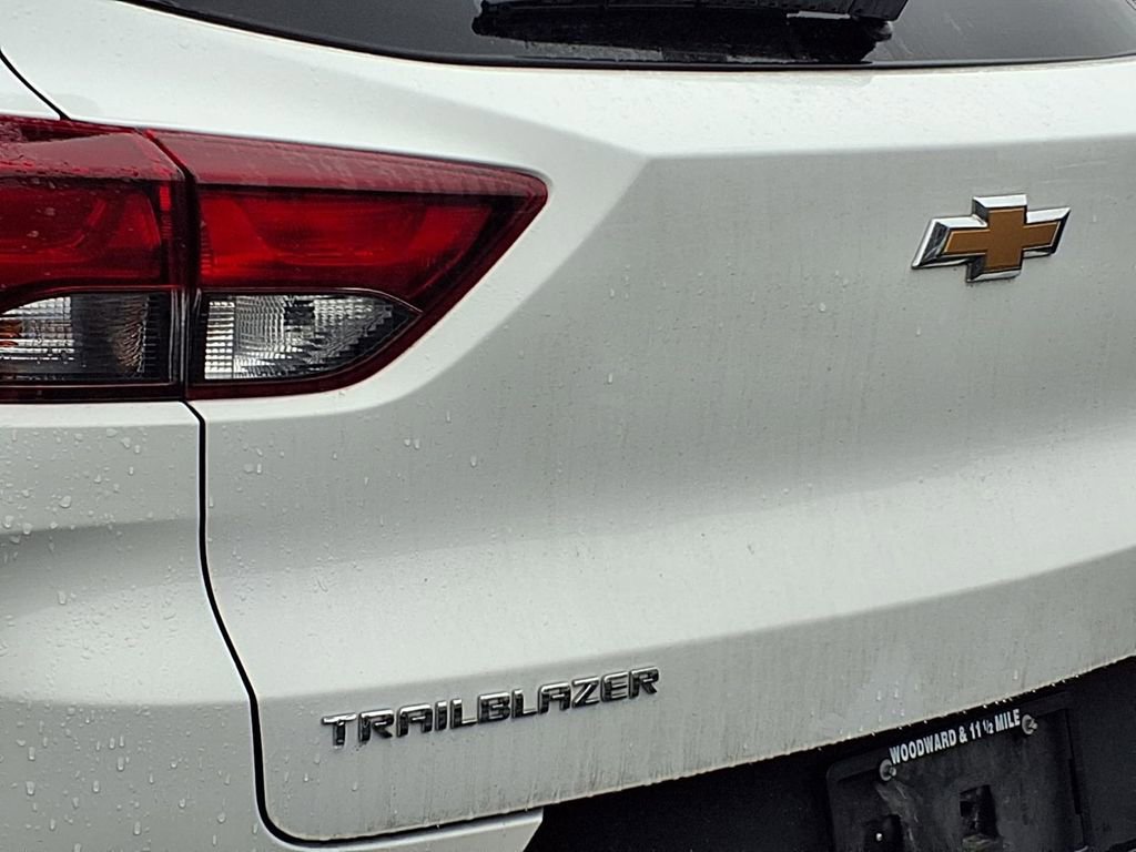 Used 2025 Chevrolet TrailBlazer LT FWD image 22