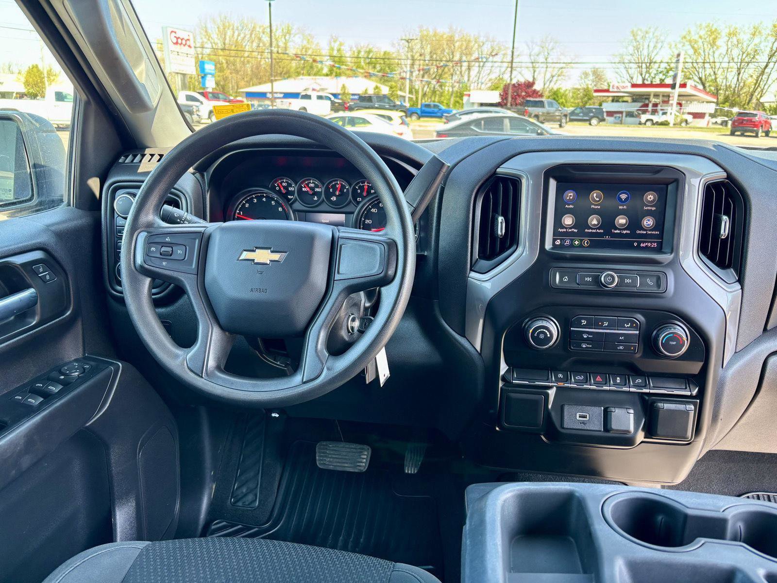 Used 2020 Chevrolet Silverado 1500 Custom w/ Custom Value Package AWD/4WD image 3