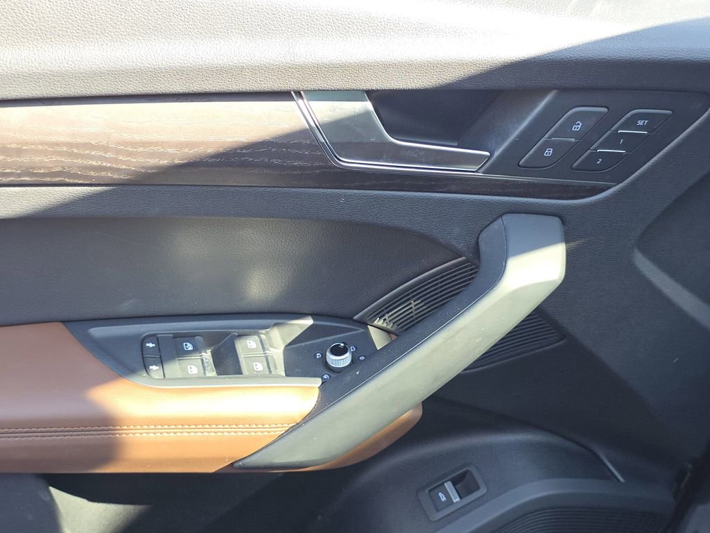 Used 2019 Audi Q5 Prestige AWD/4WD image 30