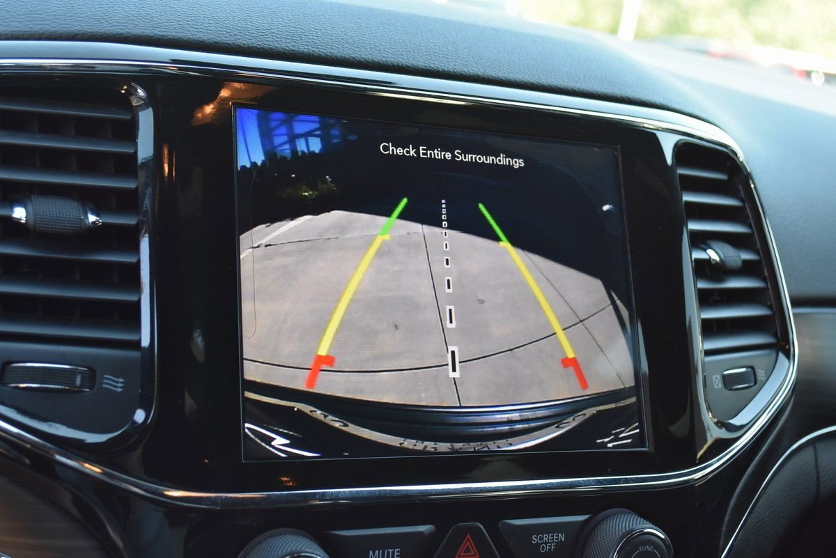 Used 2021 Jeep Grand Cherokee Limited image 22