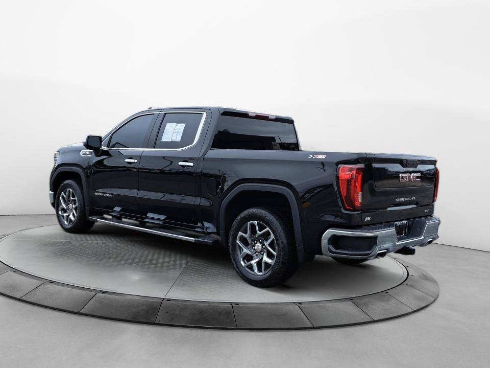 Used 2023 GMC Sierra 1500 SLT w/ SLT Premium Package AWD/4WD image 5