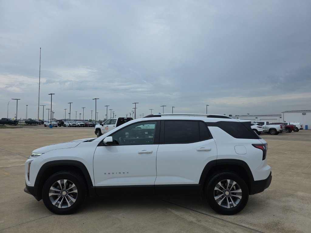 Used 2025 Chevrolet Equinox LT w/ Convenience Package II image 4