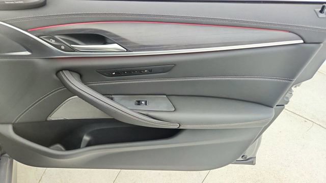 Used 2022 BMW 530e xDrive 530e iPerformance w/ Executive Package image 25