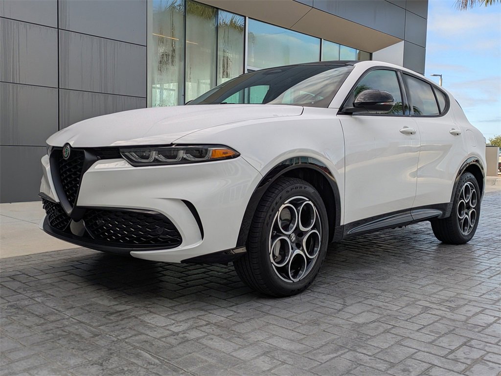Used 2025 Alfa Romeo Tonale w/ Premium Package