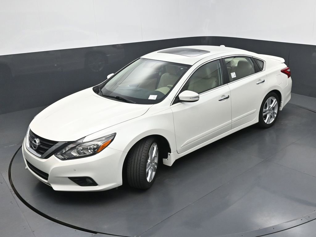 Used 2017 Nissan Altima 3.5 SL w/ 3.5SL Technology Package FWD image 30