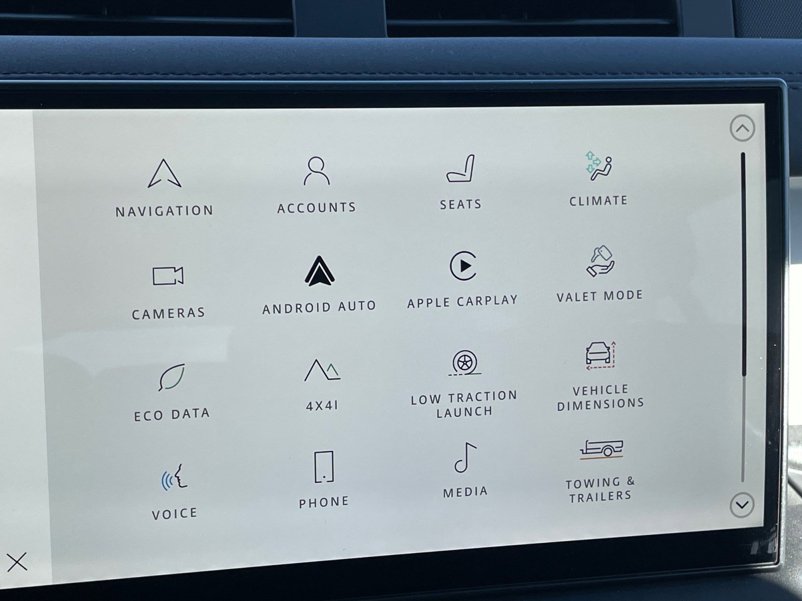 Used 2025 Land Rover Defender 110 S image 19