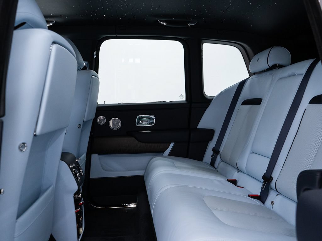 Certified 2025 Rolls-Royce Cullinan AWD/4WD image 26