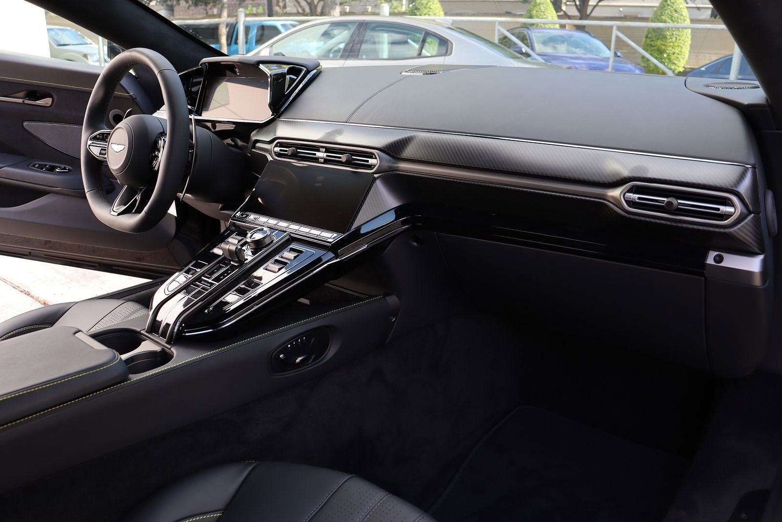 New 2025 Aston Martin V8 Vantage Coupe image 14